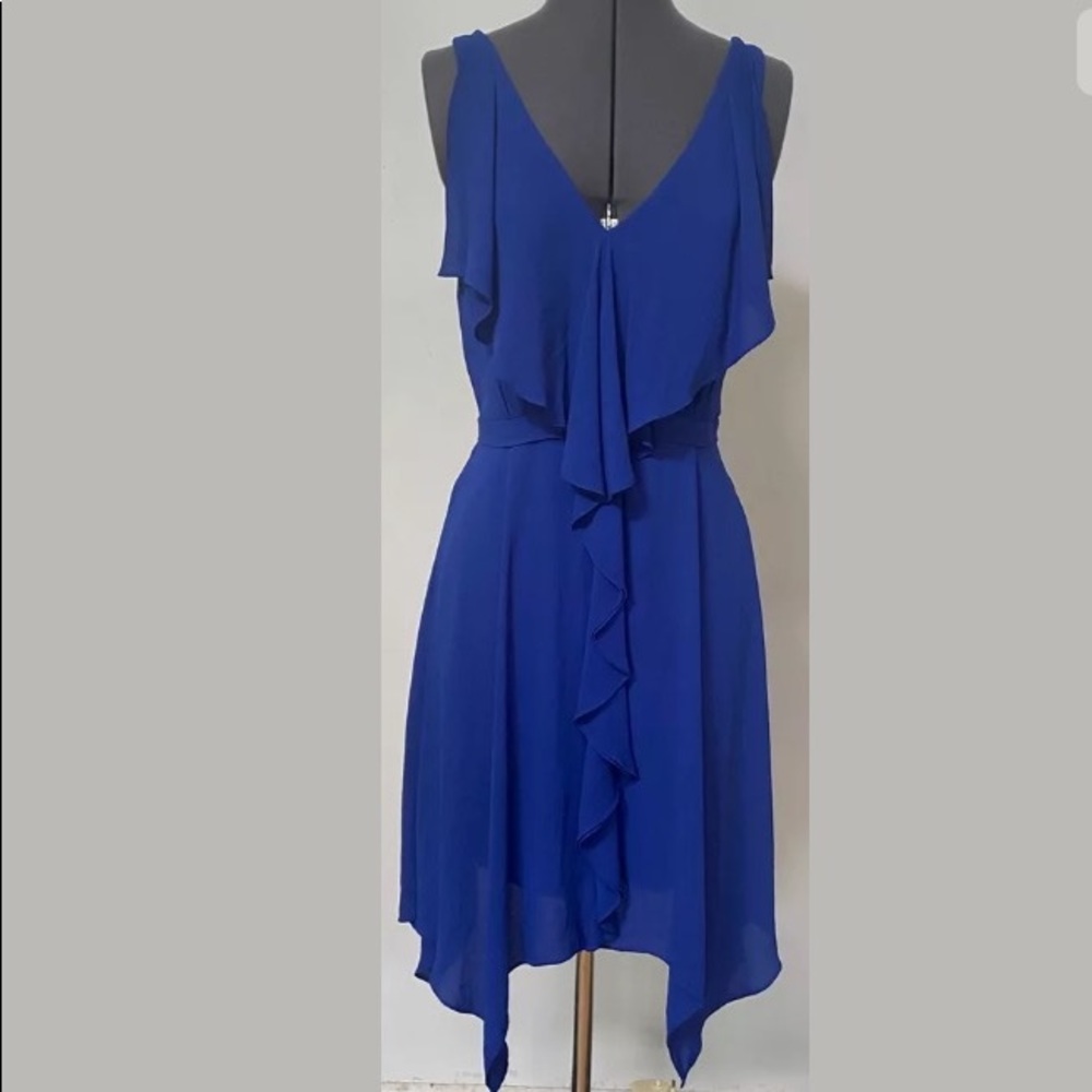 NEW BCBGMAXAZRIA BLUE SILKY CREPE DRESS V-NECK RUFFLE HANDKERCHIEF HEM 6 NWOT